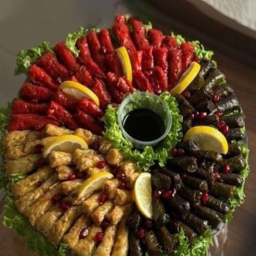 ورق عنب وملفوف مشكل لتقديم