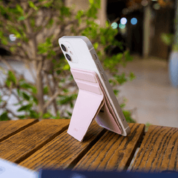 Uniq Lyft Magentic Snap on Stand and Card Holder Pink No.13481