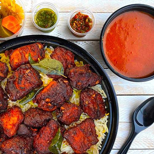 دجاج 65 وعيش زعفران تكفي 5اشخاص