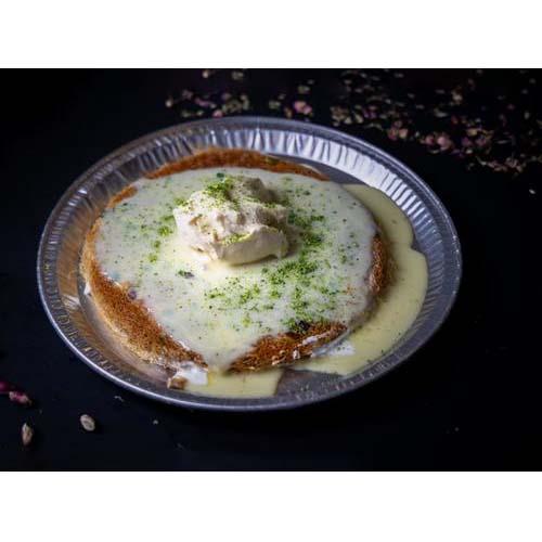 Kunafa Cinnabon with Cream
