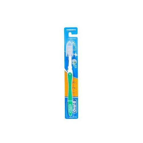 Oral B Toothbrush Medium
