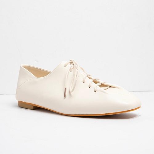 Flat With Rope Tie Off White